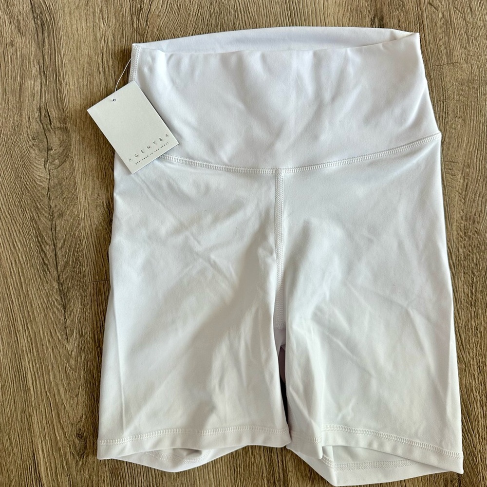 Agent84 scrunch biker shorts in white, size: L, NWT
